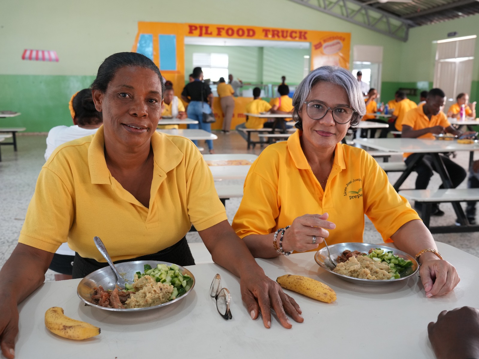 Por segundo año consecutivo, INABIE distribuye alimentación para estudiantes jóvenes y adultos de Prepara